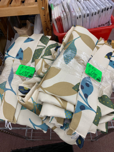 ◆カーテン入荷しました！
