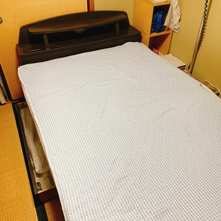 ★決まりました★【引取り限定】収納付きセミダブルベッド無料であげます（マット付き）の画像