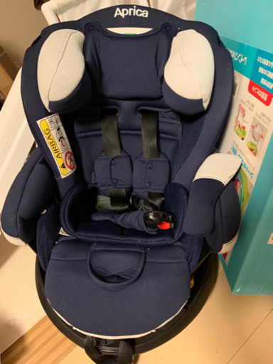 フラディアグロウ DX  チャイルドシート アップリカ