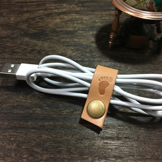 １個 足跡刻印入り　★  本革コードクリップ　の画像