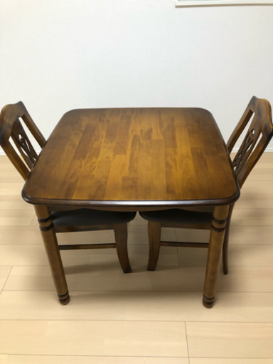 ダイニングテーブル