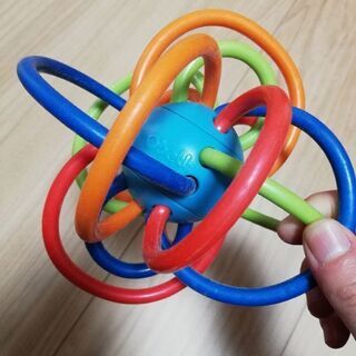 オーボール　フレックシーループ　赤ちゃんおもちゃ