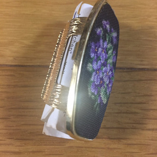 プチポワンのリップクリーム入れ