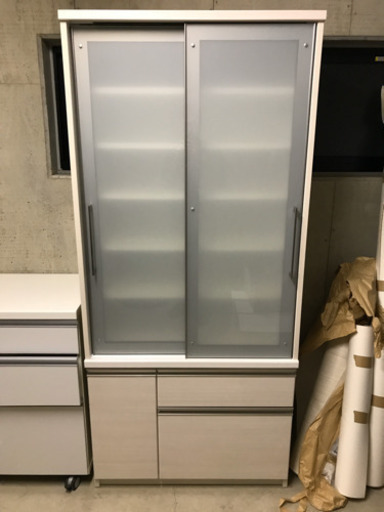 ベルメゾン食器棚　定価11万4800円