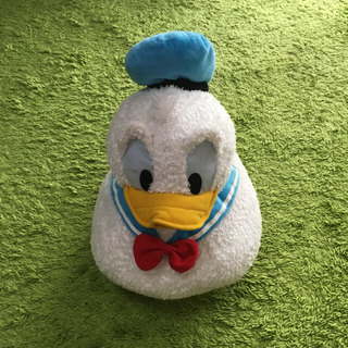 ドナルドダックの丸いぬいぐるみ