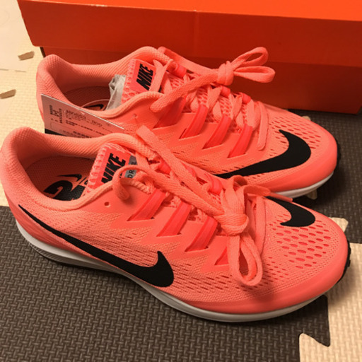 新品ナイキ　エアーズーム　レディース