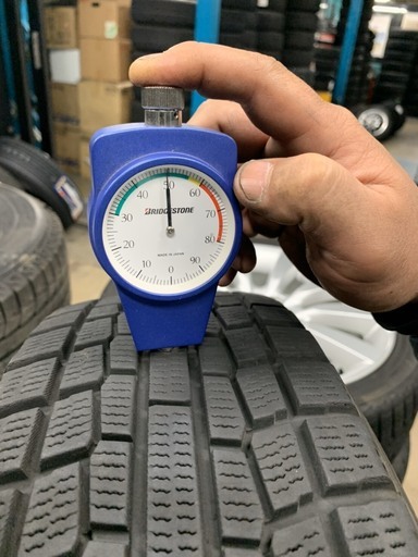 スタッドレスタイヤ　アルミ付き　175/60ｒ16　ヨコハマ　現行ラクティスなど