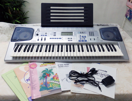 CASIO 電子キーボード CTK-591 カシオ 目立った傷や汚れなどが無い美品です 電子ピアノ