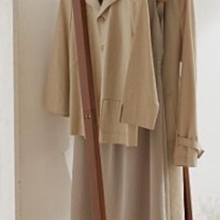 木製ハンガーラックの画像