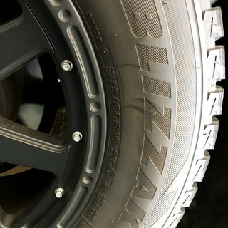 特価　ランドクルーザープラド用　スタッドレスタイヤ　２６５／６０R１８　ブリザック　XTREME-Jホイール付き