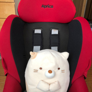 アップリカ製　赤/黒チャイルドシート/赤ちゃん〜18kg105cm迄