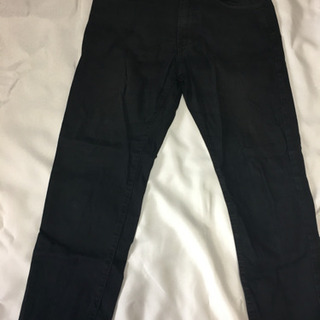 UNIQLOメンズ黒パンツ