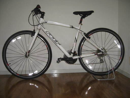 FELT　V110f 　ハイグレードクロスバイク