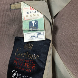 テーラードジャケットの画像