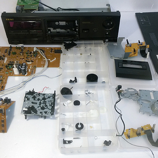 ●完売　オーバーホール済み★ カセットデッキ TEAC「V-615」再生、録音OK★ ドライブベルト新品・その他調整など★良音質★ の画像