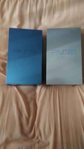 PS2本体２台、PS2ソフト13本、ＰＳソフト５本、コントローラー３個などのセット