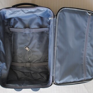 ■美品■キャリーバッグ 黒 / 南京錠付の画像