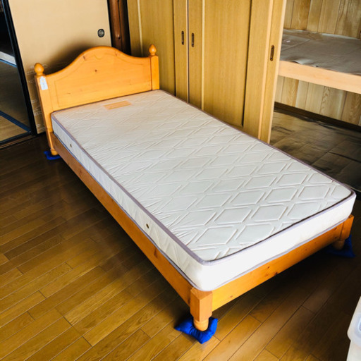 シングルベッド  比較的きれいです！