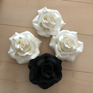 壁に飾る造花