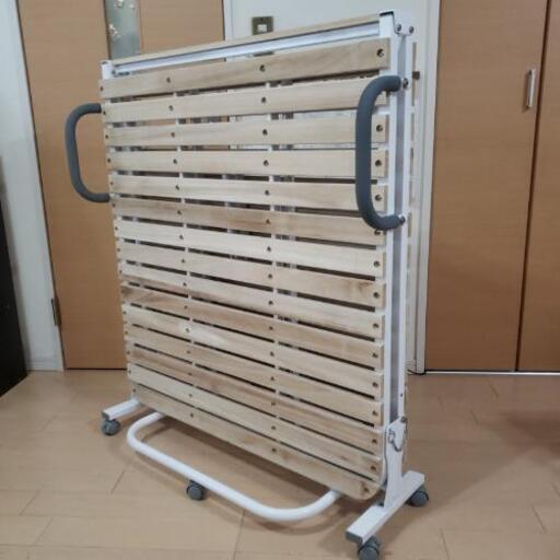 【ほぼ新品】○折り畳みベッド ○メーカー品