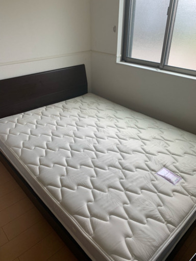 ダブルベッド(ベッドフレーム+マットレス)