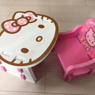 キティちゃんテーブル、イスセットの画像