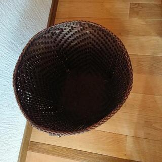 2,かご ゴミ箱の画像