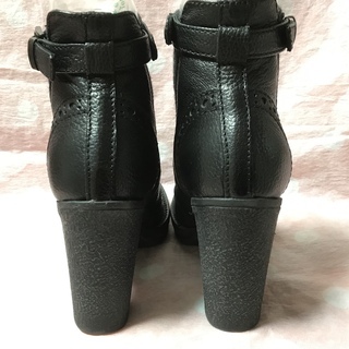 未使用美品☆ドンナピウ・ベルト付きショートブーツの画像