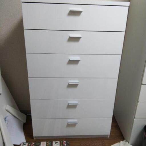 オシャレ白の鏡面タンス