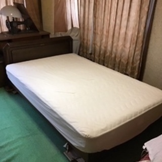 セミダブルベッドの画像