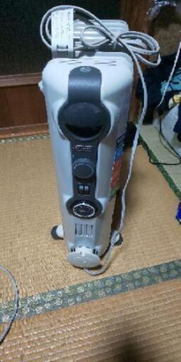 オイルヒーター デロンギ HJ0812