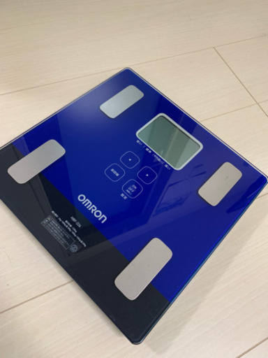体組成計オムロンHBF-226