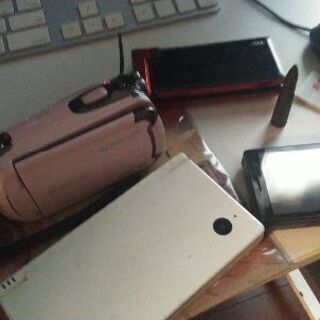 不用品売ります。（スマホ、ゲーム機、カメラまとめて）の画像