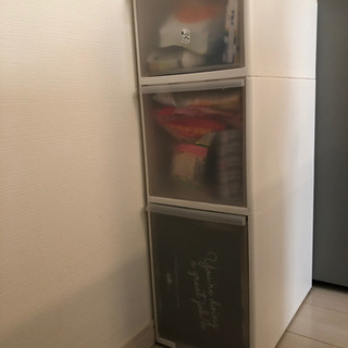 キッチン 台所 食料などを入れる棚 白 半透明 3段 引き出し