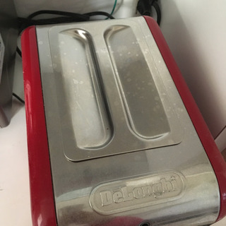 デロンギ　ポップアップ　トースター　赤の画像