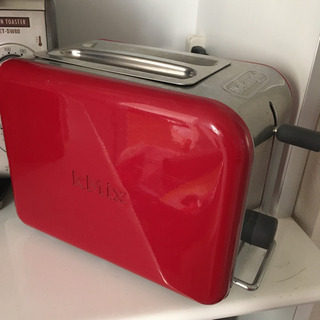 デロンギ　ポップアップ　トースター　赤の画像