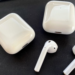 Wireless Charging Case + Airpodsの画像