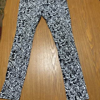 古着 薔薇柄モノクロレディースパンツ