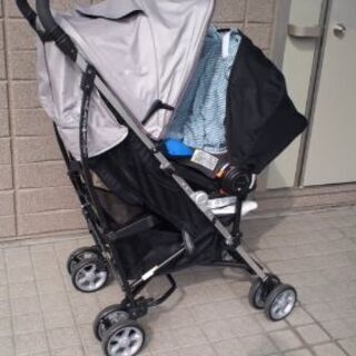 説明書付きの折りたたみベビーカーです。
