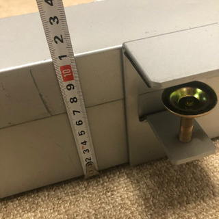 テレビ台後ろに取り付けるコード隠しです。の画像