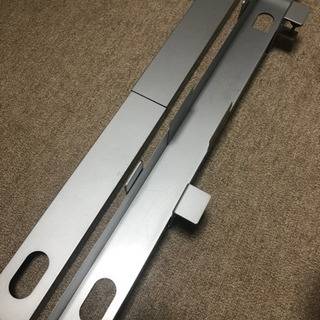 テレビ台後ろに取り付けるコード隠しです。の画像
