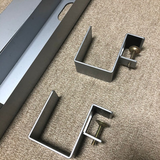 テレビ台後ろに取り付けるコード隠しです。の画像