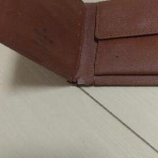 二つ折り財布の画像