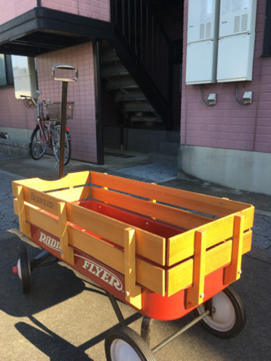 RADIO FLYER TRAV-LER