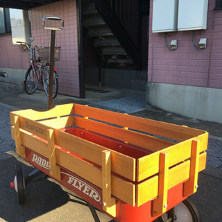 RADIO FLYER TRAV-LER