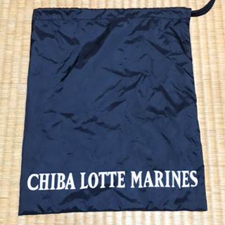 千葉ロッテマリーンズ  ポンチョ型雨具、収納袋付の画像