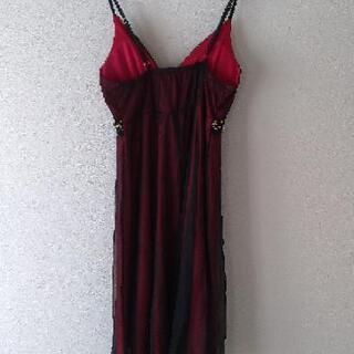 ワインレッドのキャバドレスの画像