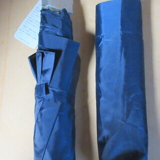 ☆ネイビーのシンプルな折り畳み傘 持ち運び便利 折りたたみ傘◆急な雨でも大丈夫の画像