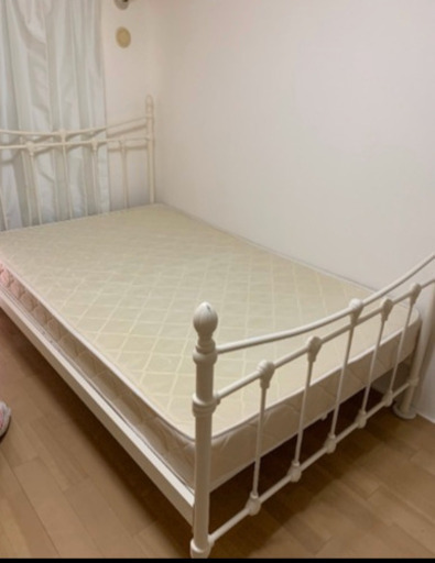 8000値下げました、アイアンセミダブルベッド&マットレス