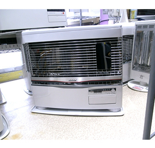 札幌 動作確認済【煙突式ストーブ トヨトミ HR-650D】ガラスきれい 2013年製 木造～17畳 コンクリート～27畳 輻射型 石油ストーブ 暖房 TOYOTOMI 本郷通店